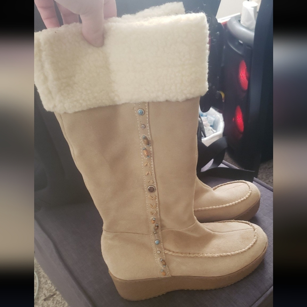 Women's Tan Shearling Boots Size 8 NWOT
